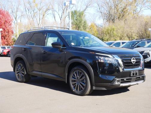 2025 Nissan Pathfinder SL 4WD