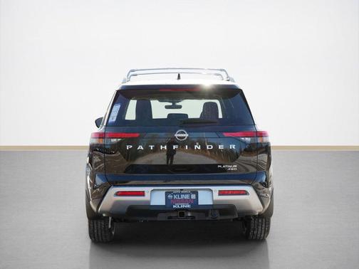 2025 Nissan Pathfinder Platinum 4WD