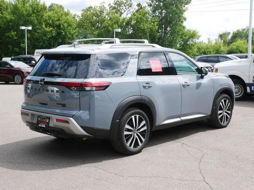 Boulder Gray Pearl 2023 Nissan Pathfinder Platinum 4WD