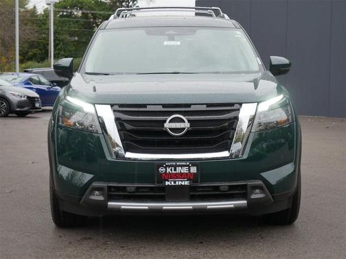 2025 Nissan Pathfinder Platinum 4WD