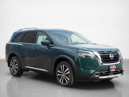 2025 Nissan Pathfinder Platinum 4WD