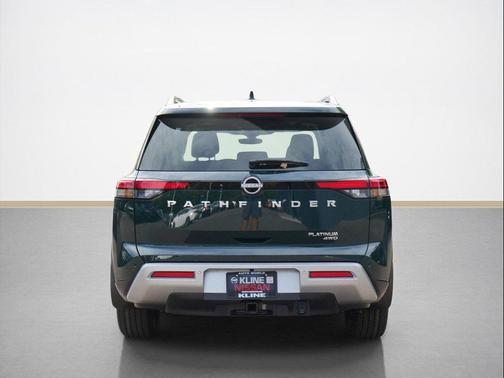 2025 Nissan Pathfinder Platinum 4WD