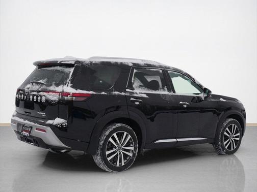 2025 Nissan Pathfinder Platinum 4WD