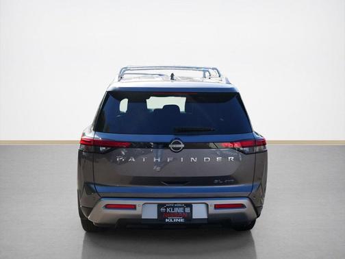 2023 Nissan Pathfinder SL 4WD