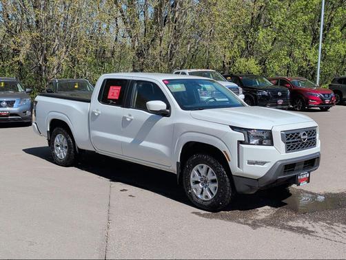 Glacier White 2023 Nissan Frontier SV