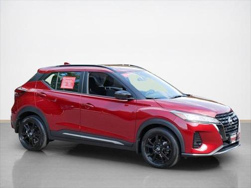 2023 Nissan Kicks SR