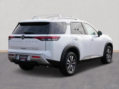 2025 Nissan Pathfinder SL 4WD