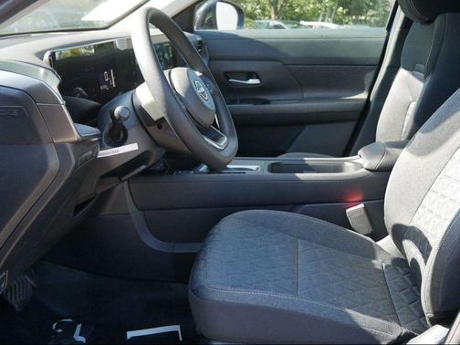 Gun Metallic 2026 Nissan Kicks SV