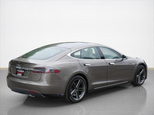 2016 Tesla Model S 90D