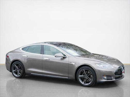 2016 Tesla Model S 90D