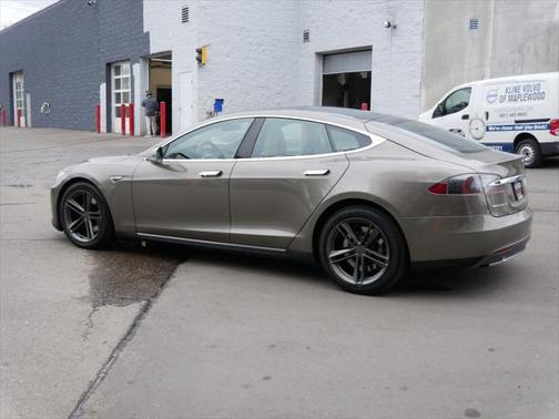 2016 Tesla Model S 90D