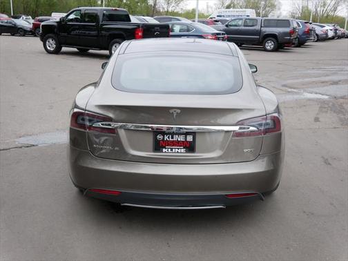 2016 Tesla Model S 90D
