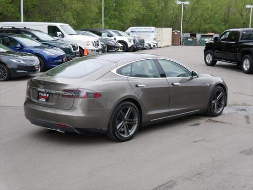 2016 Tesla Model S 90D