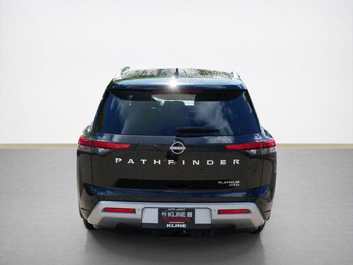 Super Black 2022 Nissan Pathfinder Platinum 4WD