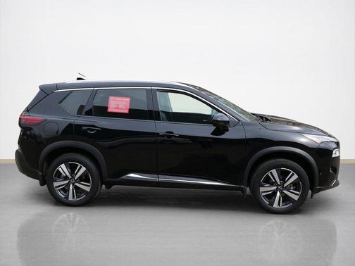 Super Black 2023 Nissan Rogue SL