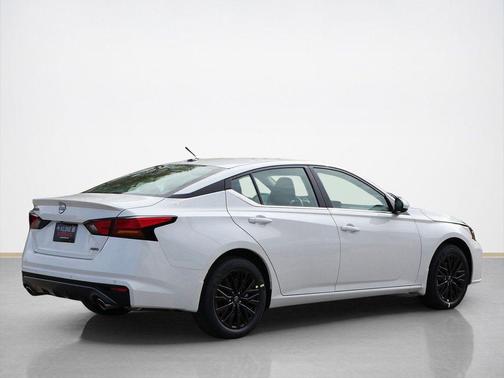Pearl White Tricoat 2026 Nissan Altima 2.5 SV
