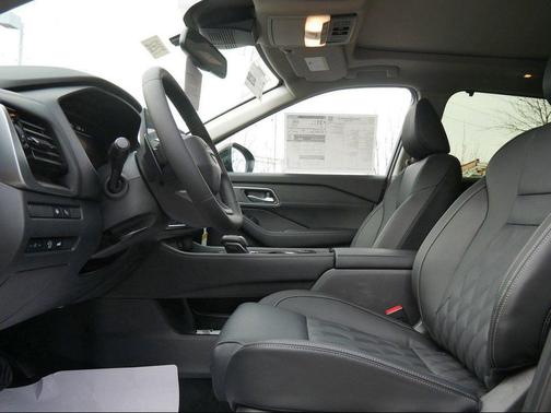 Scarlet Ember Tintcoat 2026 Nissan Rogue Platinum