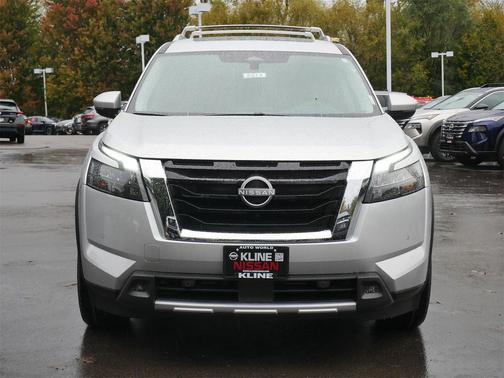 2025 Nissan Pathfinder Platinum 4WD