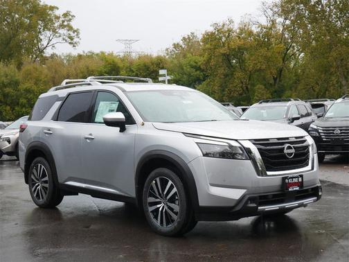 2025 Nissan Pathfinder Platinum 4WD