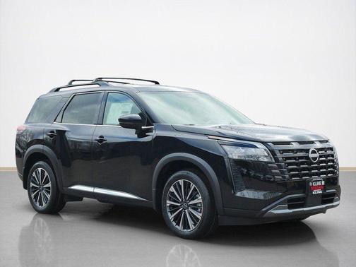 Super Black 2026 Nissan Pathfinder Platinum