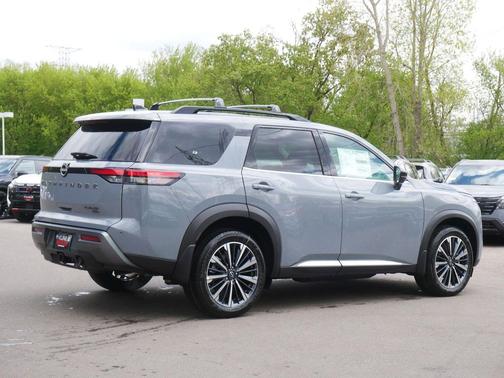 Boulder Gray Pearl 2026 Nissan Pathfinder Platinum