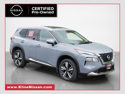 Boulder Gray Pearl/Super Black 2023 Nissan Rogue Platinum