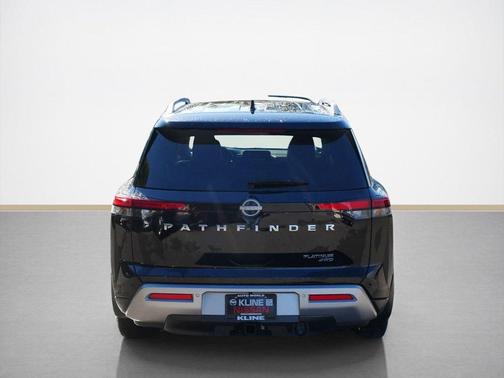 2024 Nissan Pathfinder Platinum 4WD