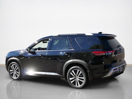 2024 Nissan Pathfinder Platinum 4WD