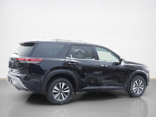 2025 Nissan Pathfinder SL 4WD