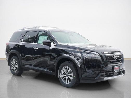 2025 Nissan Pathfinder SL 4WD