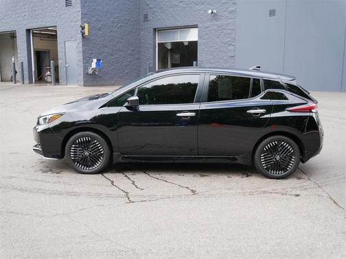 2025 Nissan Leaf SV PLUS