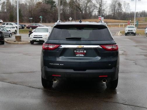 Graphite Metallic 2018 Chevrolet Traverse LT Cloth