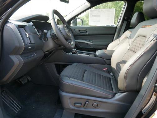 2025 Nissan Pathfinder Rock Creek 4WD