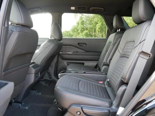 2025 Nissan Pathfinder Rock Creek 4WD