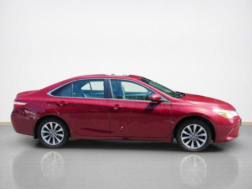 Ruby Flare Pearl 2017 Toyota Camry XLE