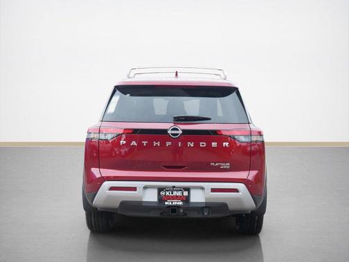 2025 Nissan Pathfinder Platinum 4WD