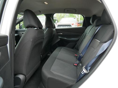 Everest White Pearl Tricoat 2026 Nissan Leaf S+