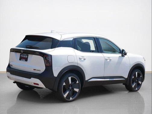 Aspen White Tricoat 2026 Nissan Kicks SR
