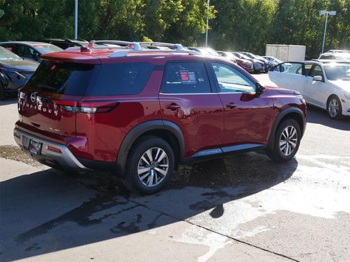 2023 Nissan Pathfinder SL 4WD