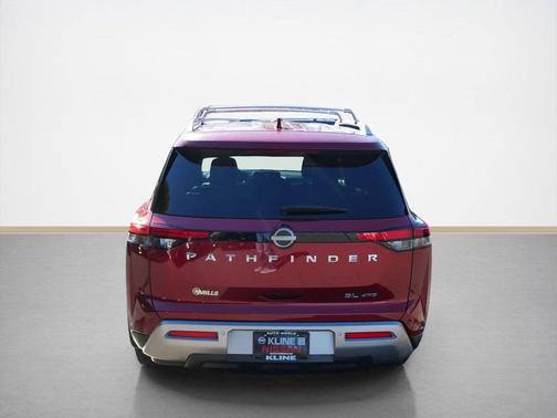 2023 Nissan Pathfinder SL 4WD