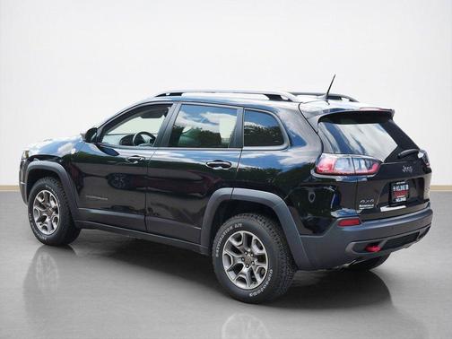Diamond Black Crystal Pearlcoat 2020 Jeep Cherokee Trailhawk