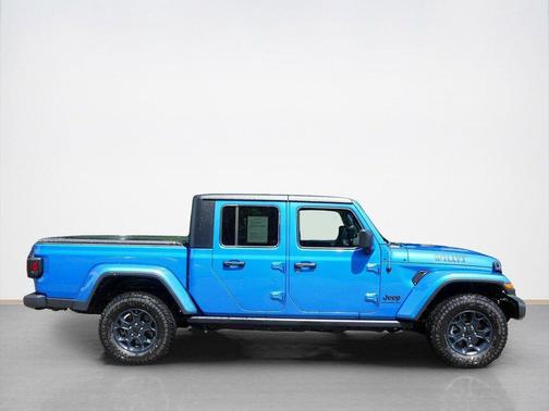Hydro Blue Pearlcoat 2023 Jeep Gladiator Willys 4x4