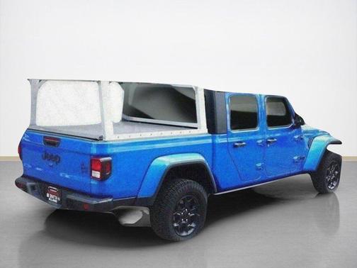 Hydro Blue Pearlcoat 2023 Jeep Gladiator Willys 4x4