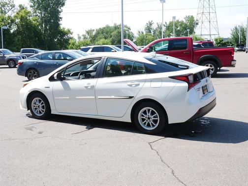 2019 Toyota Prius XLE