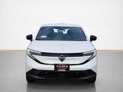 Everest White Pearl Tricoat 2026 Nissan Leaf SV+