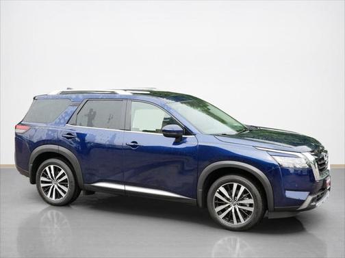 2025 Nissan Pathfinder Platinum 4WD