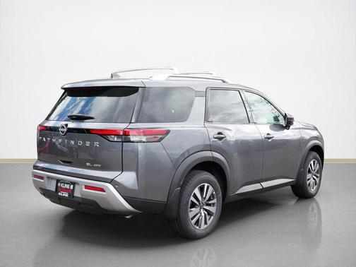 2025 Nissan Pathfinder SL 4WD