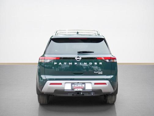 2025 Nissan Pathfinder Platinum 4WD
