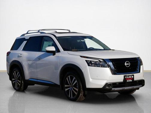2025 Nissan Pathfinder Platinum 4WD