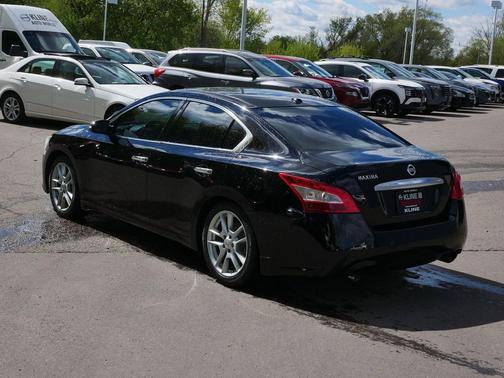Super Black Metallic 2010 Nissan Maxima SV